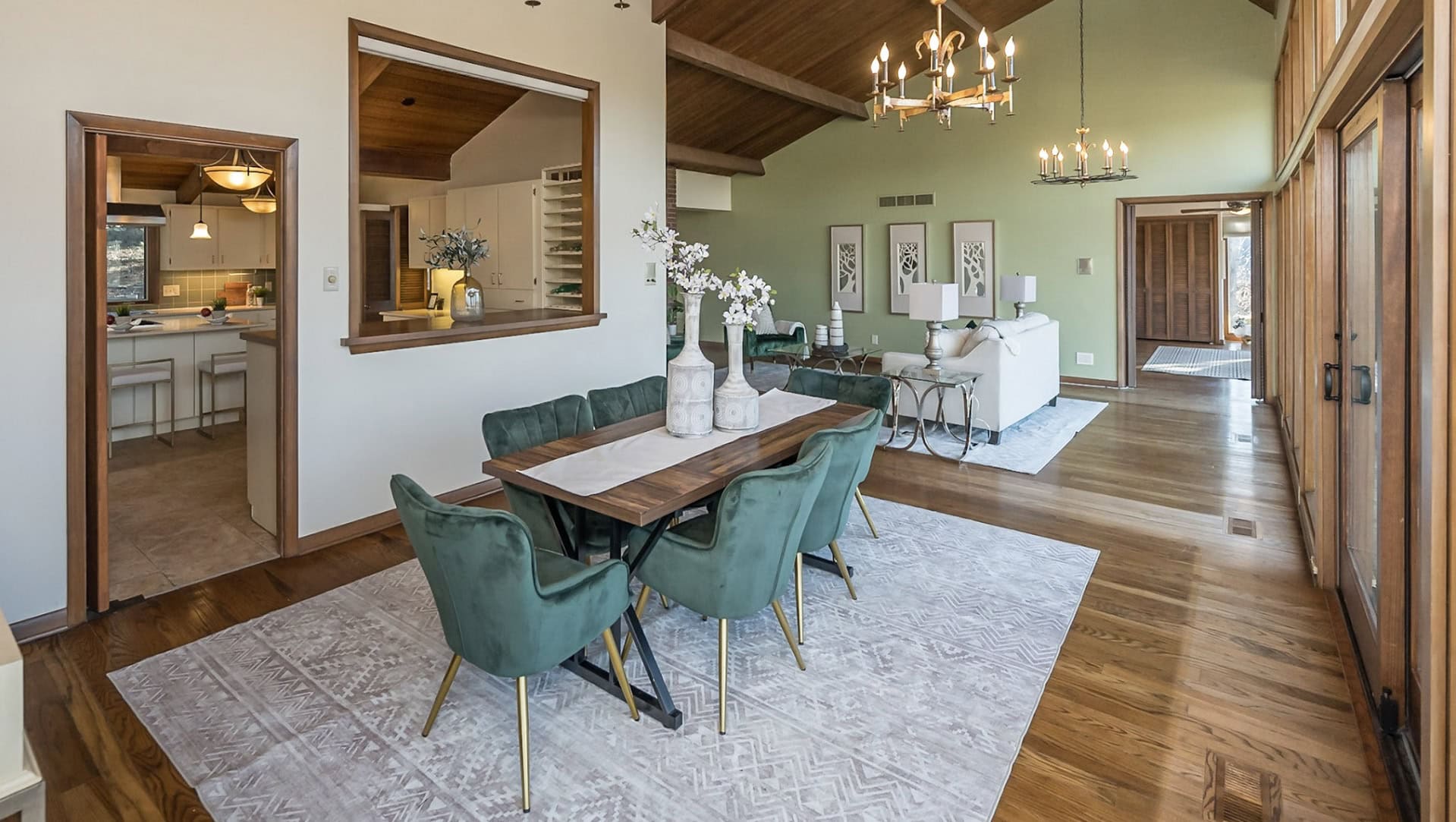 Decluttering Tips for St. Louis Home Sellers - Hometenders